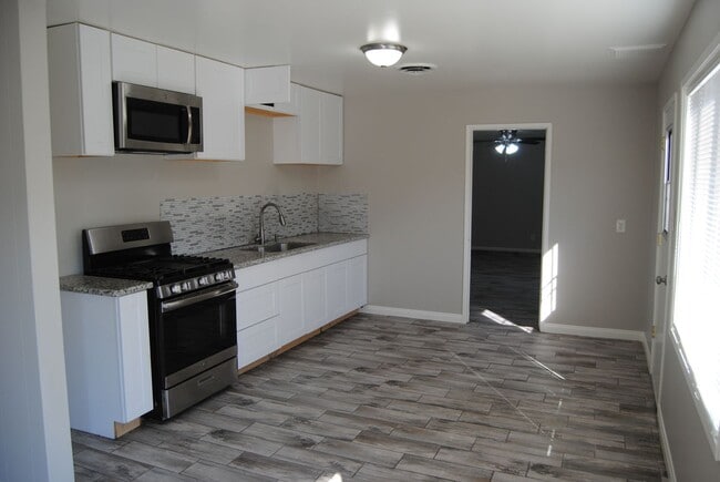 Foto del edificio - 2304 Elaine St