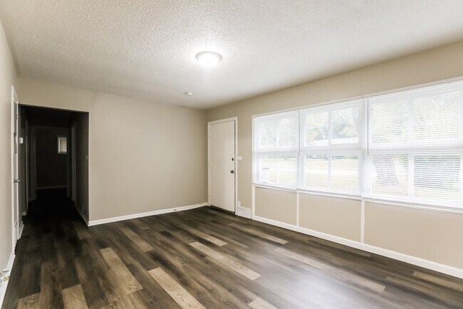 Building Photo - 7111 E 111th Terrace