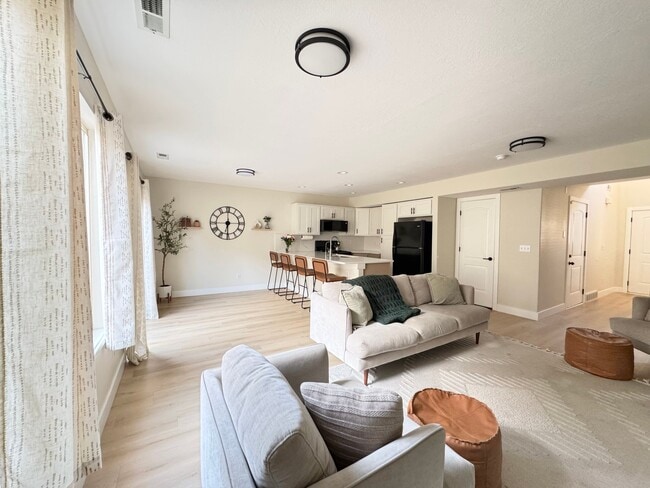 Building Photo - 2055 Evans Cove Loop