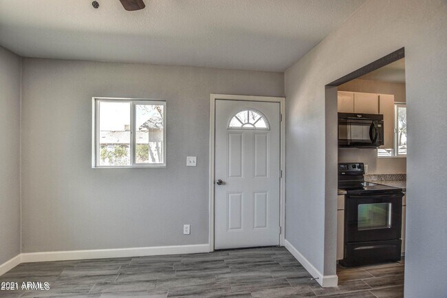 Foto del edificio - 6807 N 61st Ave