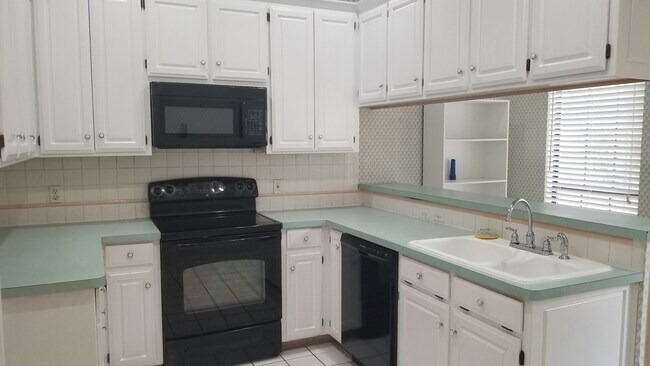 Building Photo - 4921 Arborgate Dr Arlington TX 76017