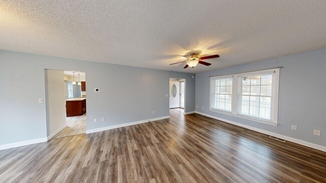 Foto del edificio - 1095 Burnside Rd