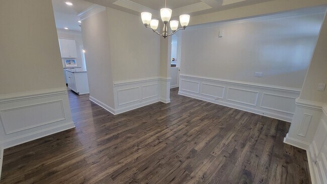 Building Photo - Partially Furnished 3 Bed, 2.5 Bath Home A...