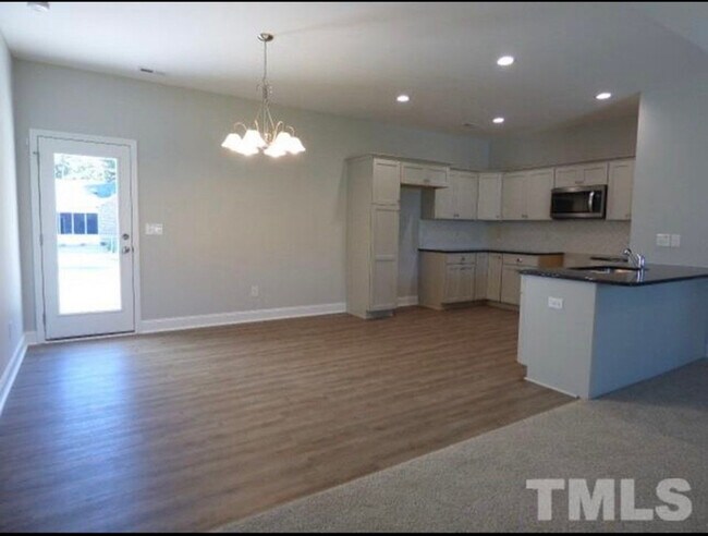 Building Photo - 108 Dogwood Ln