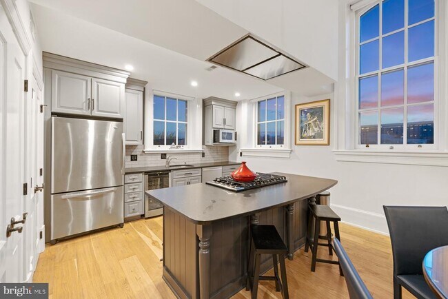 Foto del edificio - 725 5th St SE