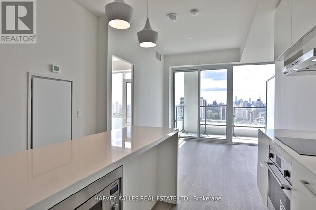 Building Photo - 5 Soudan Ave