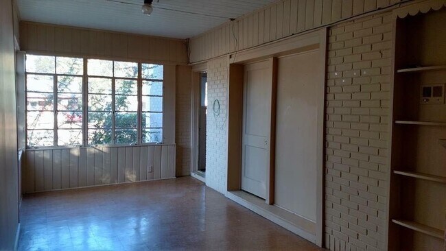 Foto del edificio - 102 Pine St
