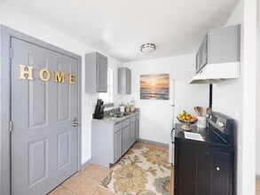 Building Photo - 5602 Hirsch Rd