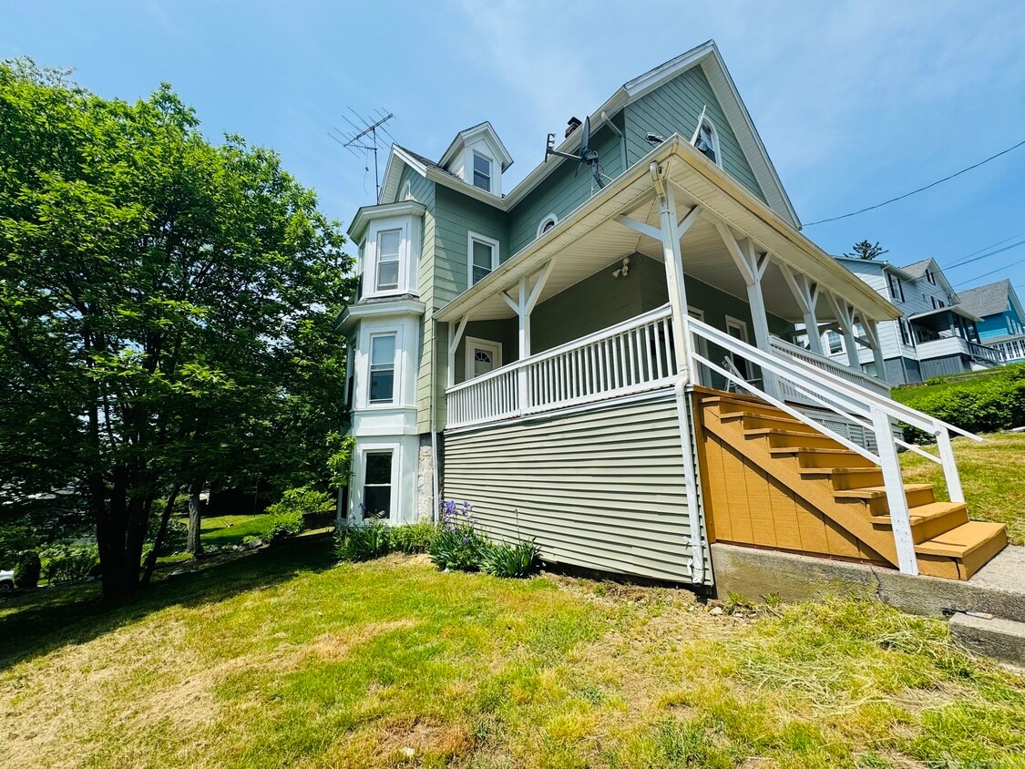 Primary Photo - 7 Rockwood Ave