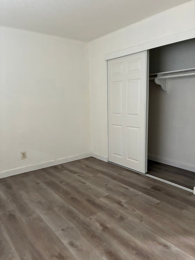 Building Photo - 416 3rd St