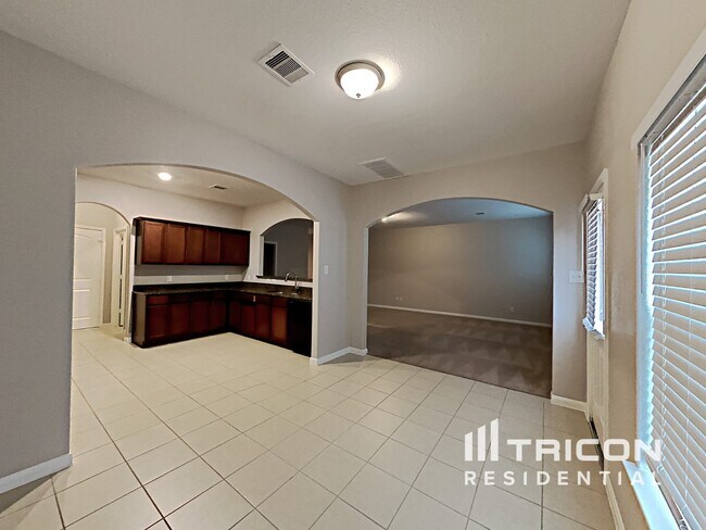Building Photo - 10930 Hillside Creek Dr