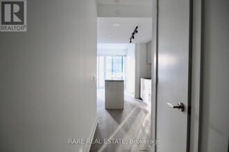 Building Photo - 7 Grenville St