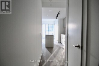 Building Photo - 7 Grenville St