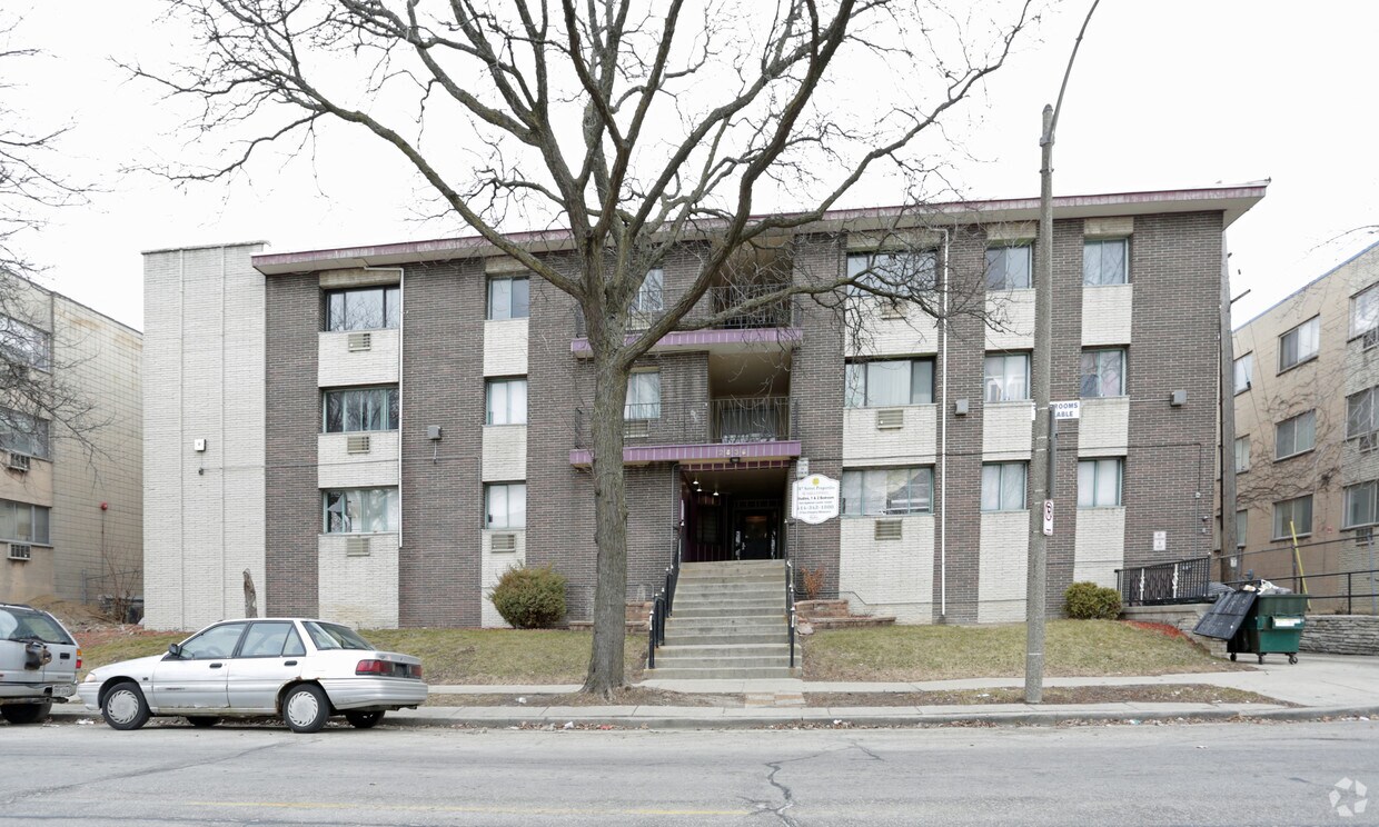 Foto del edificio - 2836 W Wells St