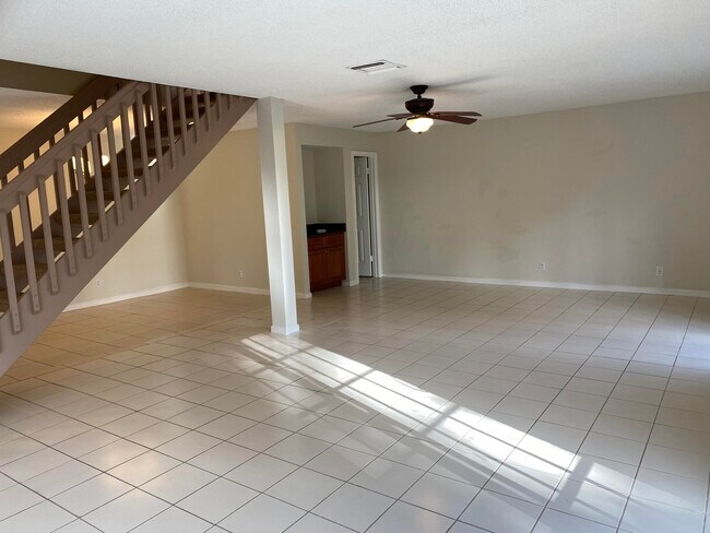 Building Photo - 1701 Vision Dr