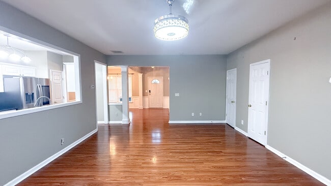 Building Photo - 436 Old Towne Dr