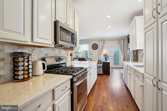 Foto del edificio - 217 Highland Ridge Ave