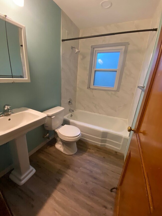 Foto del edificio - 2BR/1BA, conveniently located