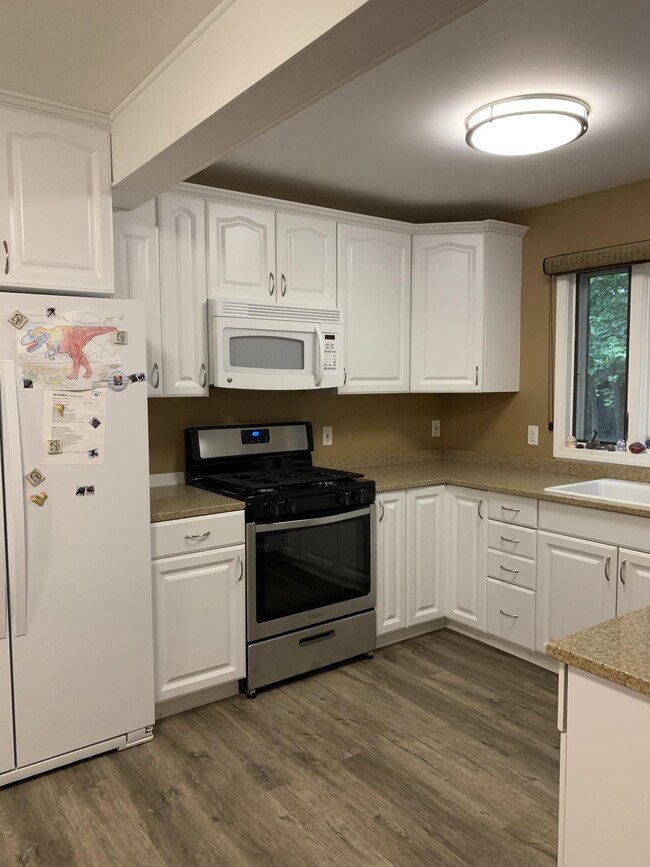 Building Photo - 517 Bristol Oak Ct
