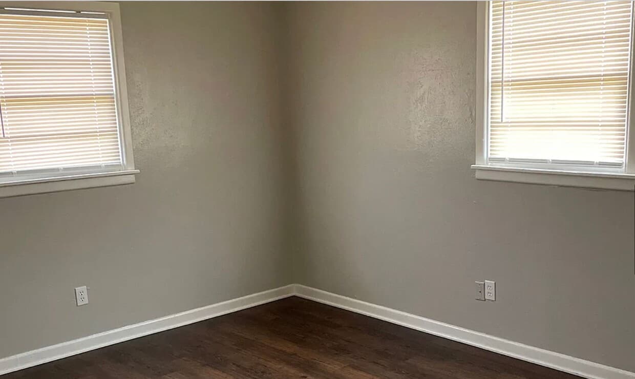 Building Photo - 2 Bedroom, 1 Bath