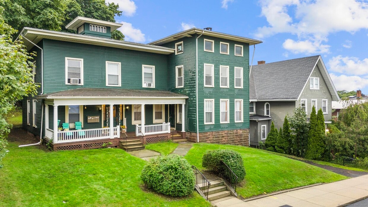 Primary Photo - 113 E Main St