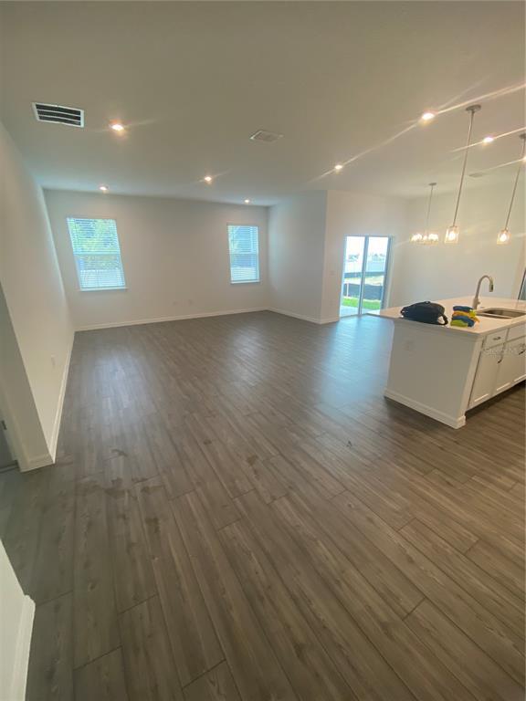 Building Photo - 3571 Dahlia Dr