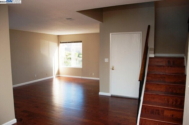 Building Photo - 4253 Othello Dr