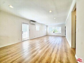 Building Photo - 2616 W 77th St