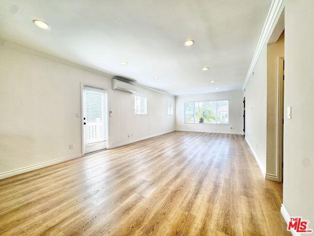 Primary Photo - 2616 W 77th St
