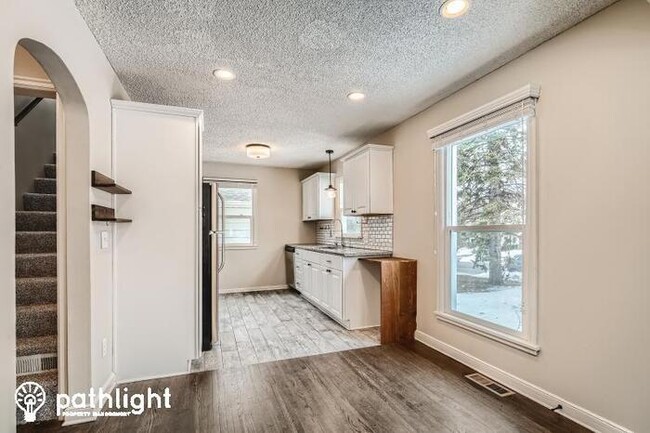 Building Photo - 2622 Meridian Dr, Robbinsdale, MN, 55422