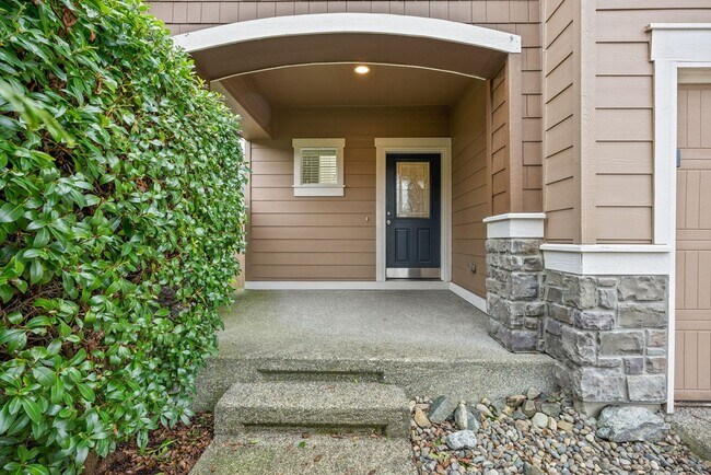 Foto del edificio - Spacious 4-Bed Puyallup Home For Rent | 3-Car Garage & Quick Commute to JBLM!