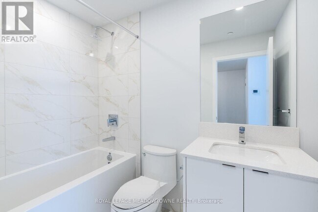 Building Photo - 4130-4130 Parkside Village Dr