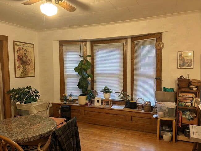 Building Photo - 408 Burnet Park Dr