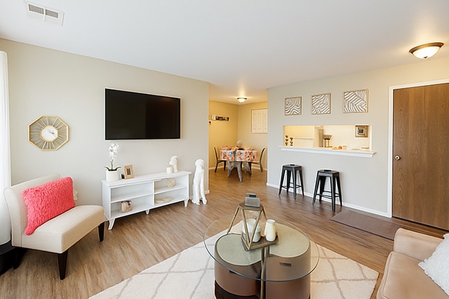 Building Photo - Central Park Place