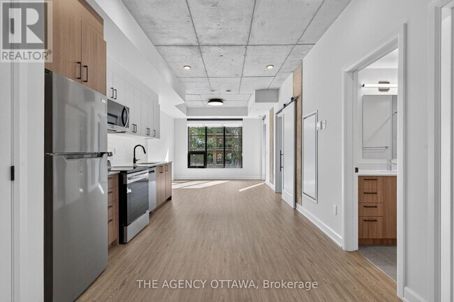 Photo du bâtiment - 56 Bayswater Ave