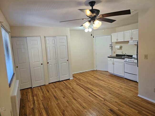 Building Photo - 376 Probasco St