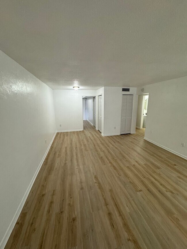 Foto del edificio - 2 Bedroom, 1 Bath Condo