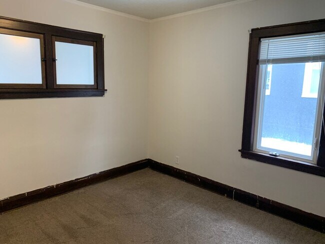 Foto del edificio - 3418 N Logan Ave