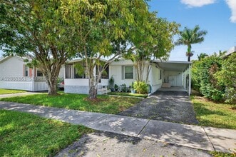 Building Photo - 2430 SW 53rd St