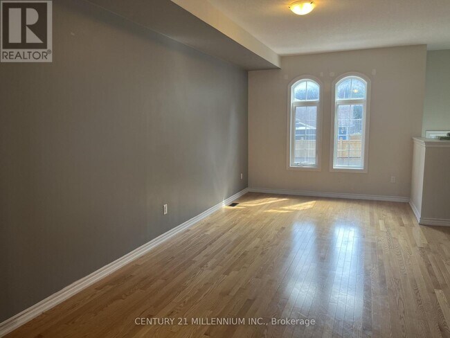 Photo du bâtiment - 36 - 60 FIRST STREET