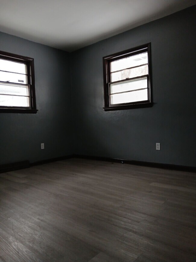 Foto del edificio - 1023 Irving Ave