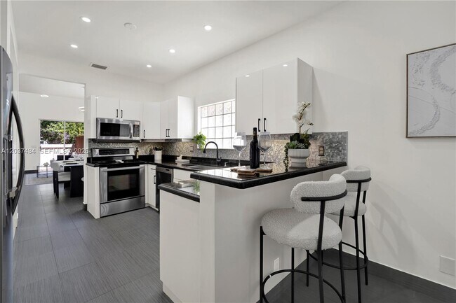 Foto del edificio - 1251 Hayes St