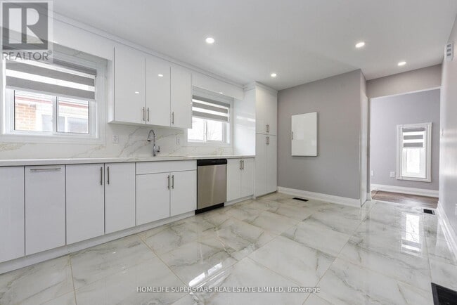 Building Photo - 47 Jade Crescent