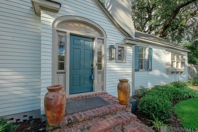 Building Photo - 2221 Olive St