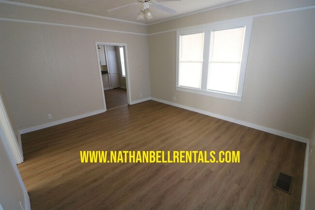 Building Photo - Modernized 3 bedroom-2 bath home with fenced yard