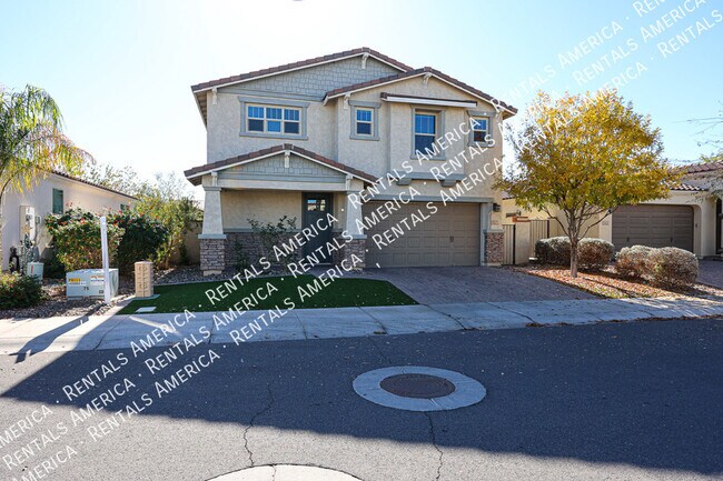 Foto del edificio - Gorgeous and Charming 4-Bed, 2.5 bath in E...