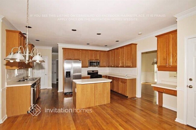 Foto del edificio - 1324 Beaumont Ct NW