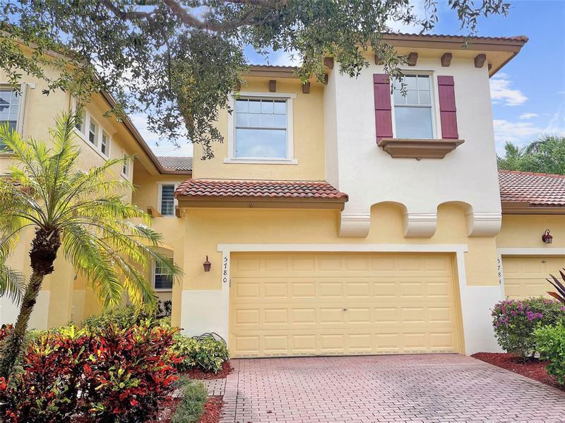 Foto principal - 5780 NW 120th Ave