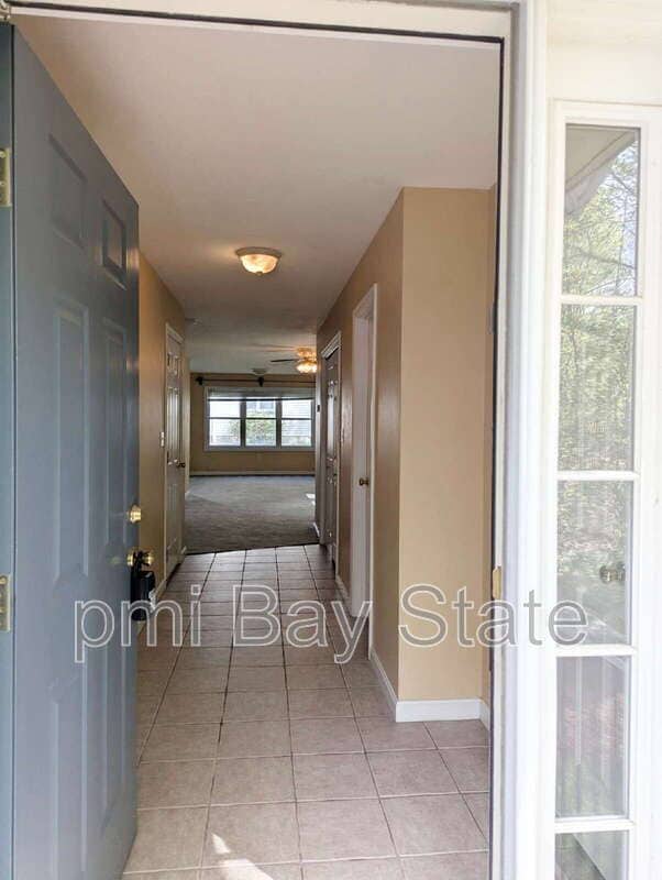 Building Photo - 116 Weatherstone Dr