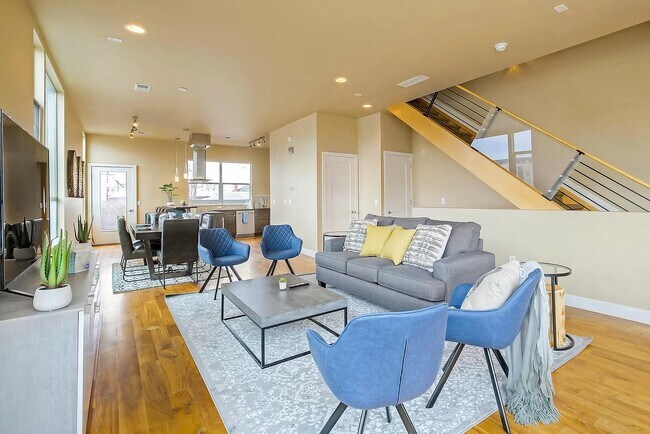 Building Photo - Ballpark Townhomes